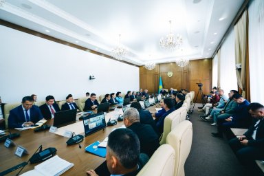 ​Мемлекет тірегі – тәртіп: Мәлік Отарбаев Ұлытауда қоғамдық тұрақтылық жайын сөз етті