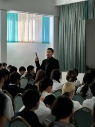 Қауіпсіздік &ndash; басты құндылық: полицейлер студенттермен ашық диалог өткізді