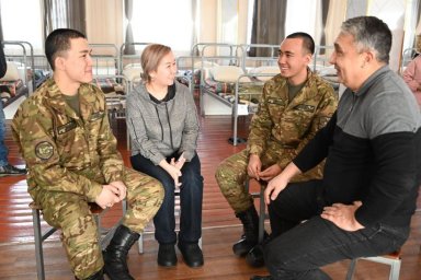 Сарбаздардың 4000-нан астам туған-туысы әскери бөлімдерге жиналды