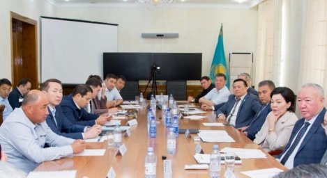 С. Жақыпова Жезқазғанда регрессші кеншілермен кездесті