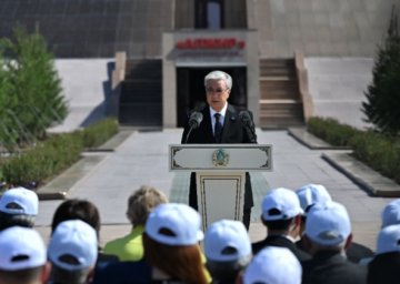 Мемлекет басшысы Саяси қуғын-сүргін және ашаршылық құрбандарын еске алуға арналған іс-шарада