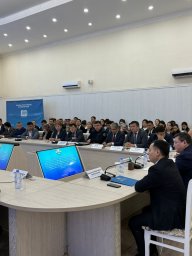 ЖАҢААРҚА АУДАНЫНДА ПРЕЗИДЕНТ КЕҢЕСШІСІ МӘЛІК ОТАРБАЕВТЫҢ ҚАТЫСУЫМЕН ЖИЫН ӨТТІ