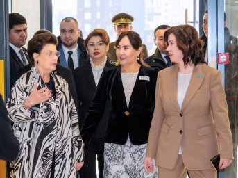 Эстония мемлекетінің бірінші ханымы Сирье Карис «Келешек мектебінде» болды