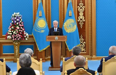 Президент Медицина қызметкері күнімен құттықтады